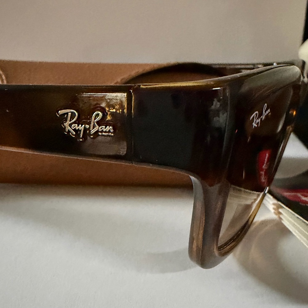 Ray-Ban Tortoise Shell Sunglasses - Picture 5 of 6